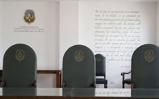 La cátedra 2 de DDHH y el segundo dictado de trimestrales: comentarios al diseño curricular de nuestro Plan 6